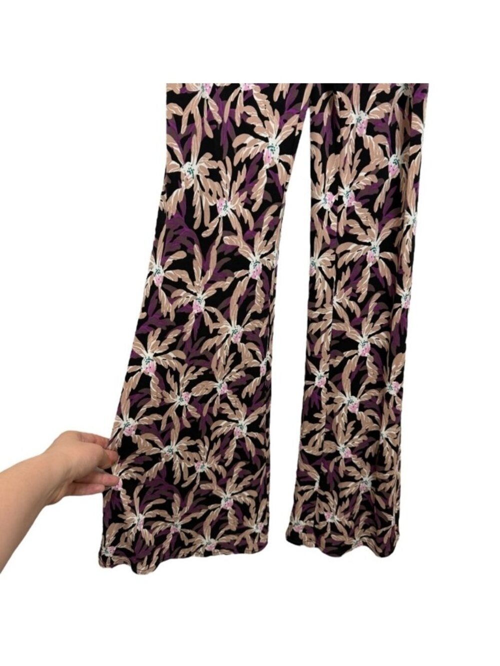 Diane Von Furstenberg Seoul Printed Wrap Jumpsuit Sz 4 Purple Tropical One Piece - Picture 8 of 10